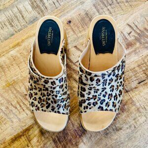 NWOT Swedish Hasbeens Open Toe Clog